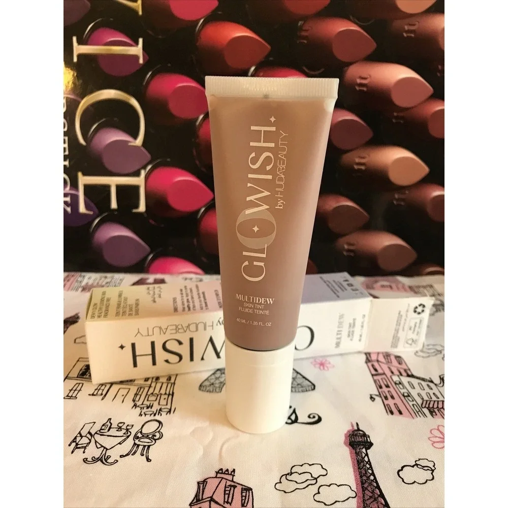 HUDA BEAUTY GLOWISH MULTI DEW SKIN TINT 1.35 OZ BOXED - deep tan‎ 10